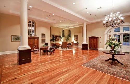 Downtown Charleston Hotel | Embassy Suites Charleston - Historic District