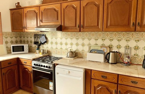 Sao Bras de Alportel Villa | Embrace tranquillity, traditional 2 bed villa & annexe with large private pool.