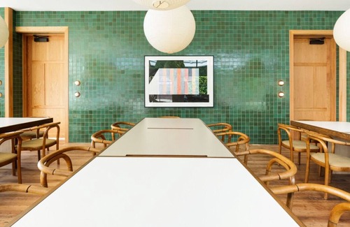 Buckman Neighborhood House | Embrace the Sugar Rush Experience! Pets Allowed, Minutes Drive to Pioneer Place