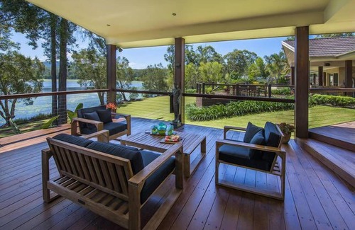 Emerald Beach House | EMERALD BEACH LAKE FRONT ESTATE-Heated Pool, Spa, Pizza Oven, Fire Pit, on Lake