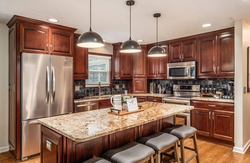 Dublin House | Emerald Escape-Charming 4-bedroom house in Dublin, Ohio