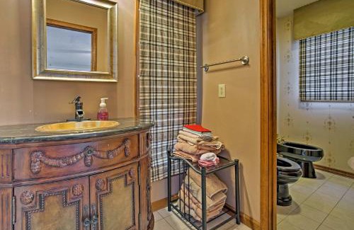 Waynesville House | Emerald Gate Farm Cabin with On-Site Fishing Pond!