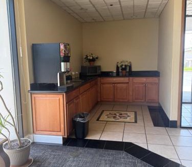 Maplewood Hotel | Emerald Inn