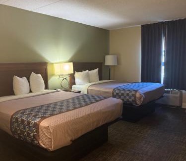 Maplewood Hotel | Emerald Inn