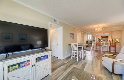 Emerald Isle Apartment | Emerald Isle Vacation Rental w/Resort Pool!