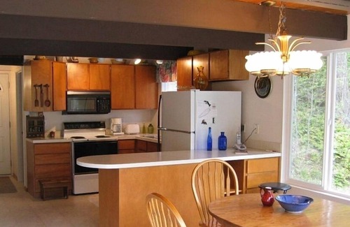 Bellingham Ski Chalet | Emerald Lake Chalet - WE HAVE WATER LILIES!