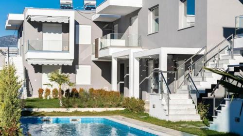 Paralia Ofryniou Apartment | Emerald Luxury Suites & Pool I