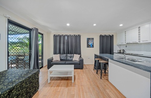 Emerald Apartment | Emerald Motel Apartments