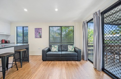 Emerald Apartment | Emerald Motel Apartments