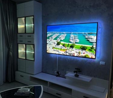 Chiajna Apartment | Emerald Serenity