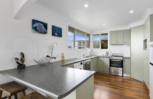 Emerald Beach Apartment | Emerald Views Signal Street 9 - Stunning views of Emerald Beach