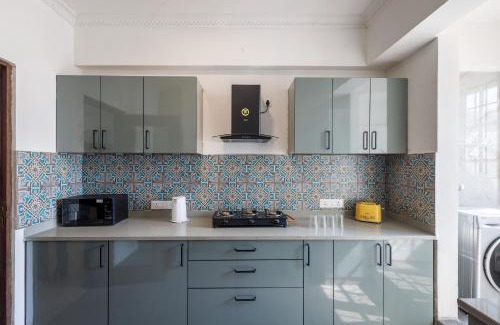 D Costa Layout Apartment | Emerlad Apartment 401 Nr MG Road