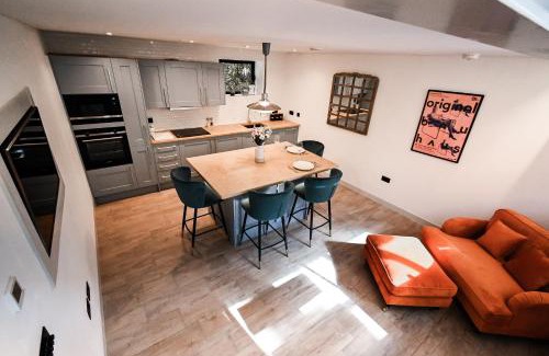 Mill Road Apartment | Emery Street Lodge
