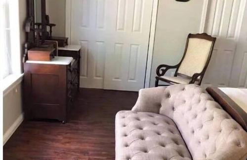 Kelseyville House | Emily's Studio