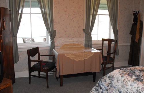 Rising Sun House | Empire House Hotel