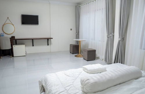 Prampir Makara Hotel | Empire House Phnom Penh