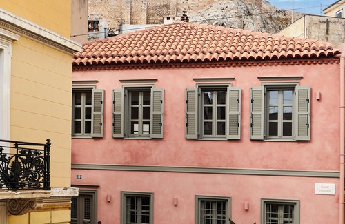 Plaka House | EN PLAKA Athens Elegant Estate