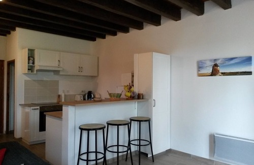 Labastide-d'Anjou Cottage | En Rouger, Le Tournesol gîte (3or4 bedrooms, air conditioned, heated pool,sauna)