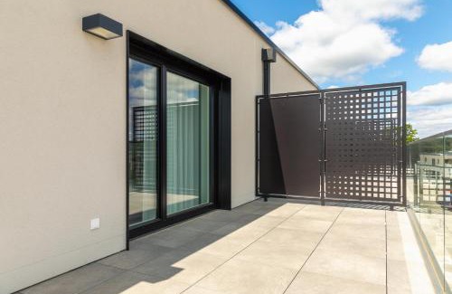 Rollingergrund-Belair Nord House | En Suite bedrooms at Reckenthal House by Rentaroo