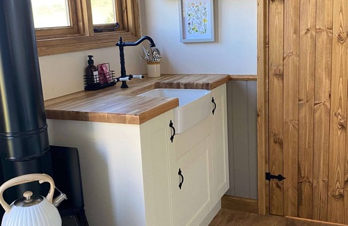 Llanfarian Cabin | En-suite Shepherds Huts