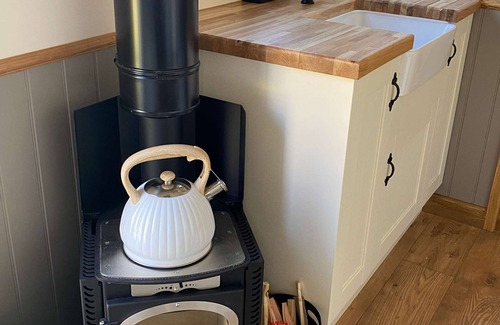 Llanfarian Cabin | En-suite Shepherds Huts