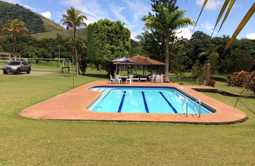 Tarso Cottage | Encantadora y Mágica Finca en Tarso Para 16 Personas
