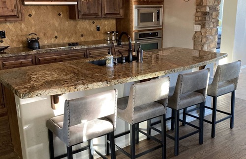 Encanterra House | Encanterra is nestled between the San Tan Mountains in a resort style community.