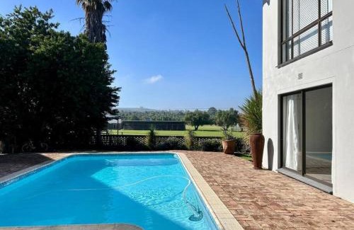 Oudtshoorn Apartment | Enchanted Guests