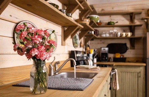 Purlear Cottage | Enchanted Mountain Cottage on quaint farm with creek and opt. breakfast