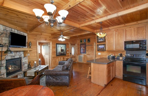 Pigeon Forge Cabin | Enchanted Mountain Escape: Hot tub, Grill, Games!