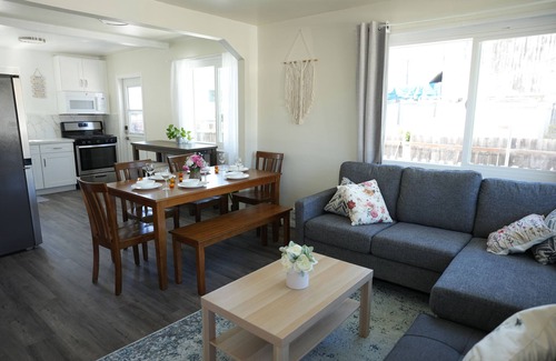 Linda Vista House | Enchanted Oasis Escape- Mins to SeaWorld Zoo Beach- Lots of Food Around!
