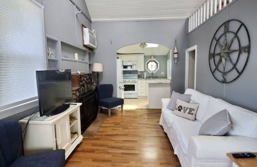 Old Lyme Cottage | Enchanted Waterfront Cottage
