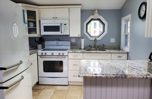 Old Lyme Cottage | Enchanted Waterfront Cottage