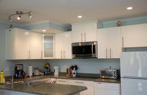 Madeira Park House | Enchanter Oceanview Suites