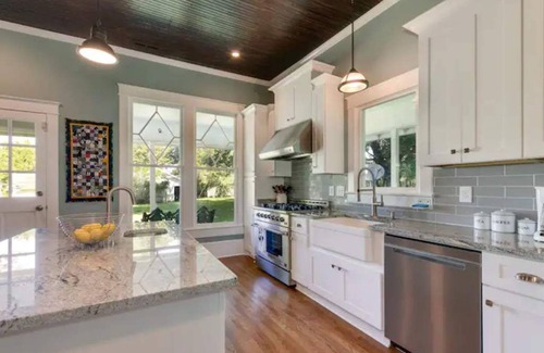 Unionville House | Enchanting 1915 farmhouse on 5 serene acres