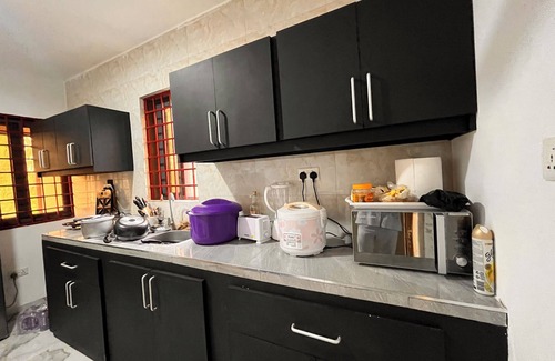 Eastern Region Apartment | Enchanting 3-bedroom apartment with AC in Somanya