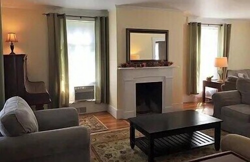 Augusta House | Enchanting 6 Bdrm home, 3 min from beautiful Downtown