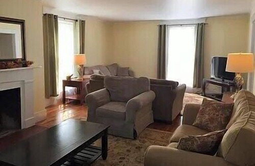 Augusta House | Enchanting 6 Bdrm home, 3 min from beautiful Downtown