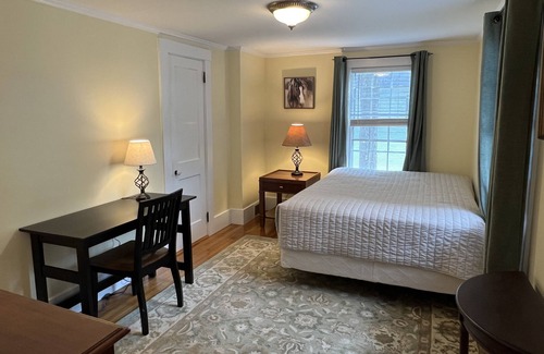 Augusta House | Enchanting 6 Bdrm home, 3 min from beautiful Downtown