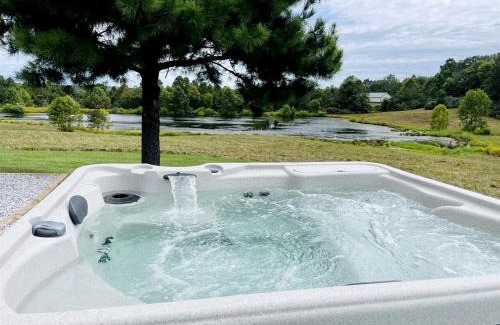 Makanda Ski Chalet | Enchanting A-Frames with Hot-Tub Wonderful for Hiking in Makanda, Illinois