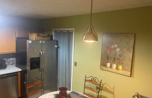 Conley House | Enchanting Cottage Home nearby Airport