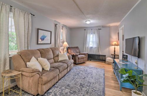 Morgantown House | Enchanting Family House with Balcony Less Than 3 Mi to WVU!