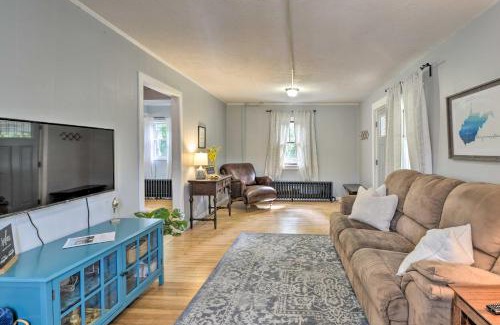Morgantown House | Enchanting Family House with Balcony Less Than 3 Mi to WVU!