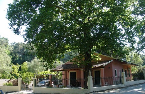 Ipsos Villa | Enchanting Ipsos Haven | 3 Bedrooms | Villa Magia | Al Fresco Dining | Steps.