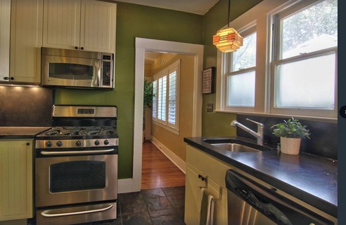 Central Sacramento House | Enchanting McKinley Park Charmer