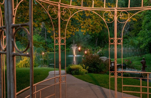 Apple Hill Apartment | Enchanting Property in Heart of Apple Hill