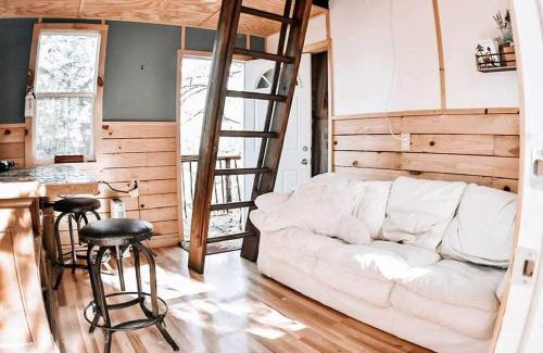 Stonewall House | Enchanting Tree House with a Slide on 200 Acres for a Family Adventure in Germantown, Kentucky