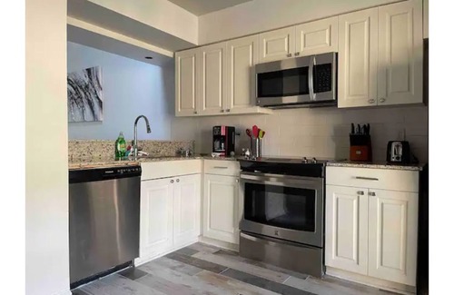South Baton Rouge House | End unit townhouse