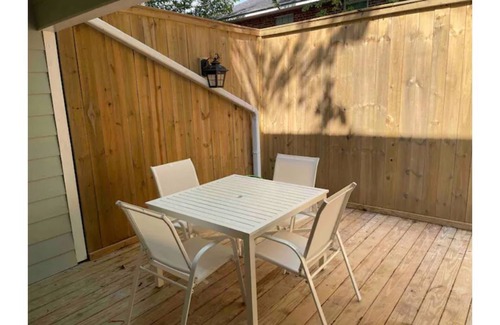 South Baton Rouge House | End unit townhouse