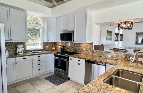 Monte Villa | Endless Ocean Views Over Beautiful Reefs to the Horizon Beyond Luxury & Privacy